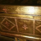 Дизайн и реклама handmade. Livemaster - original item Decor (painting) of an old trunk (table, chair) in Saint-Petersburg. Handmade.