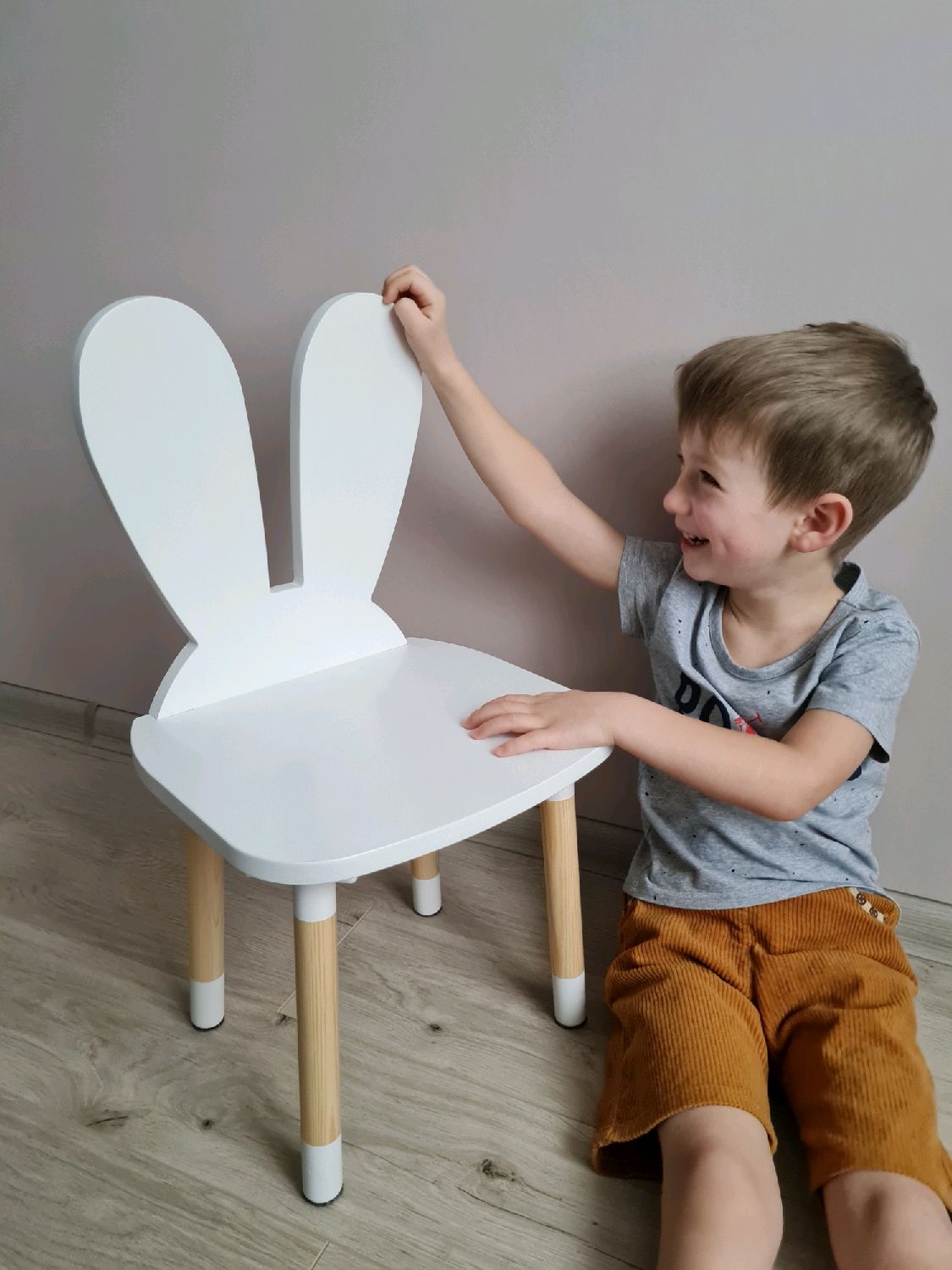 детский стол и стул зайчик