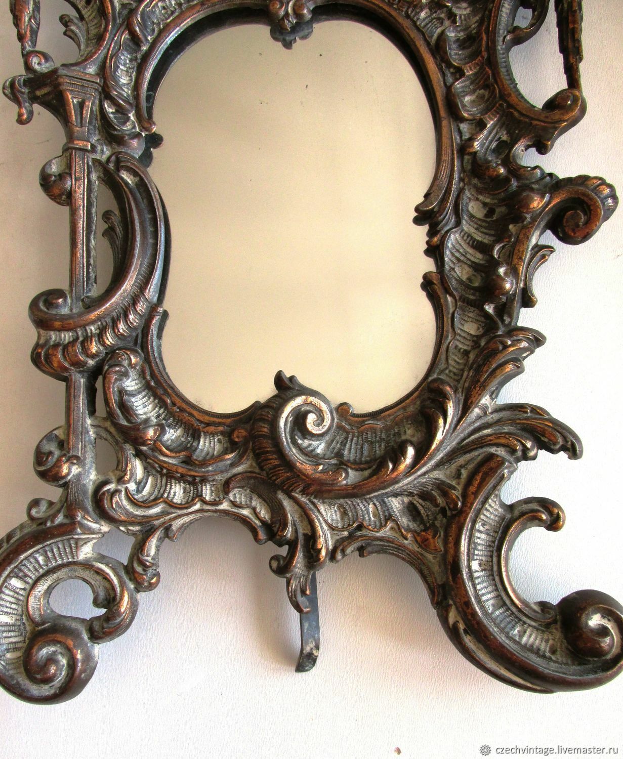 Купить старинное зеркало. Старинное резное зеркало. Старинная рама для зеркала. Антикварное зеркало. Старинные деревянные зеркала.