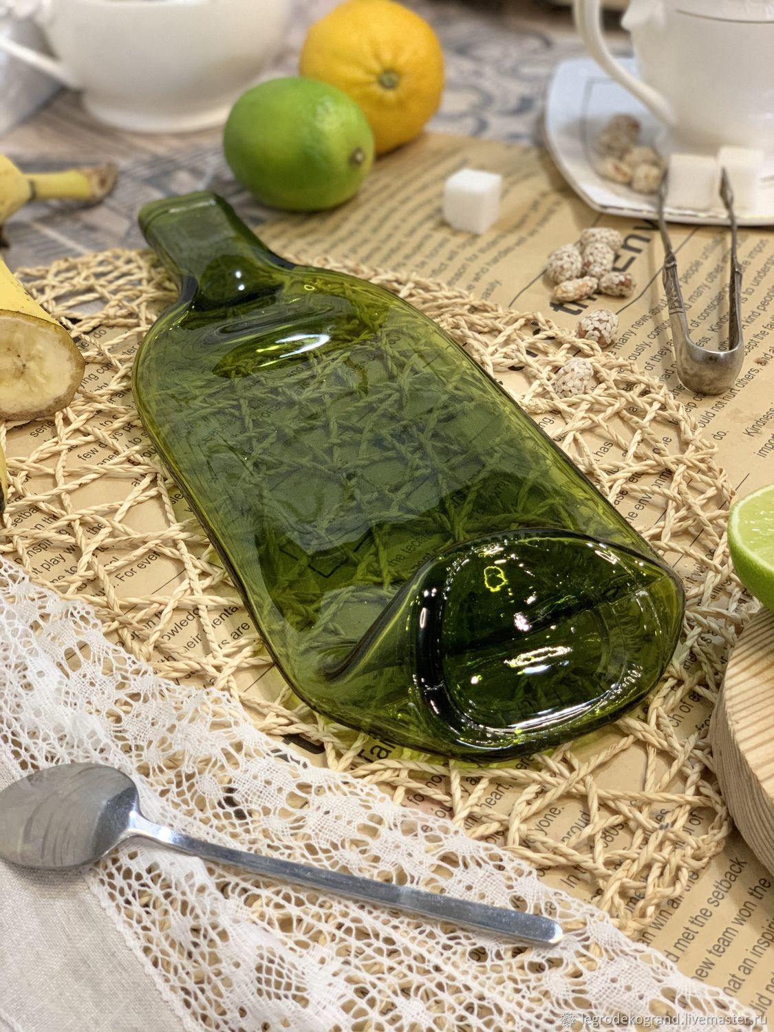 Менажница тарелка плоская из винной зеленой стеклянной бутылки –  .