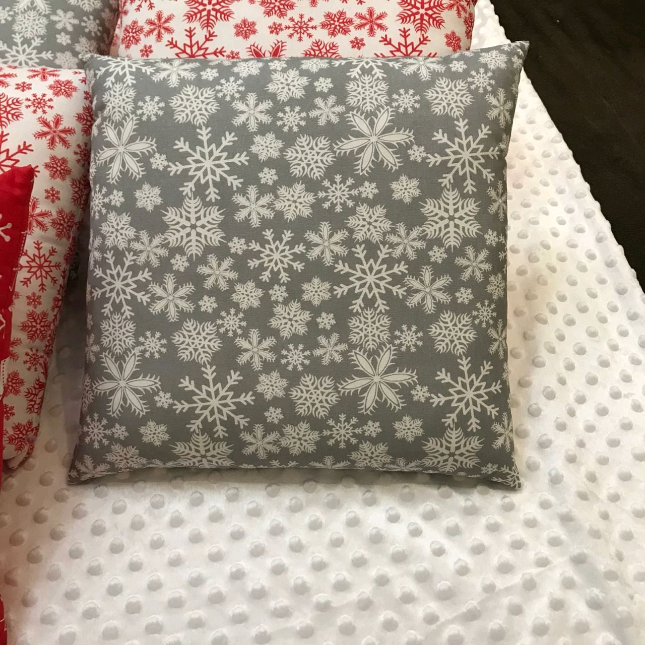 подушки с новогодним декором. новогодние подушки. новогодние подушки. вайлдберриз новогодние подушки. шьем новогодние подушки.