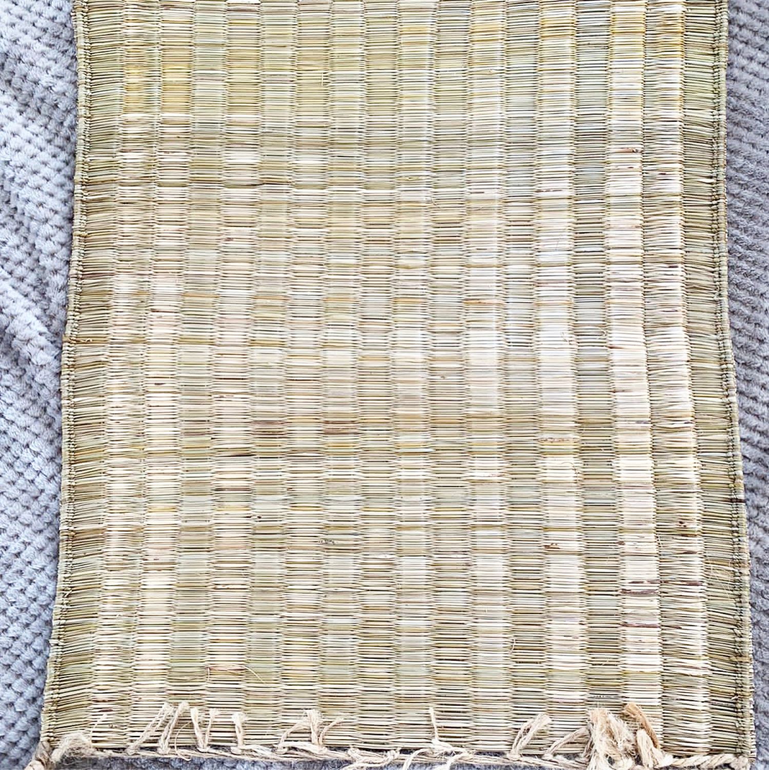Натуральный 30-мм зеленый ковер из искусственной травы