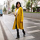 Тёплое пальто из тканей Max Mara, цвет горчичный