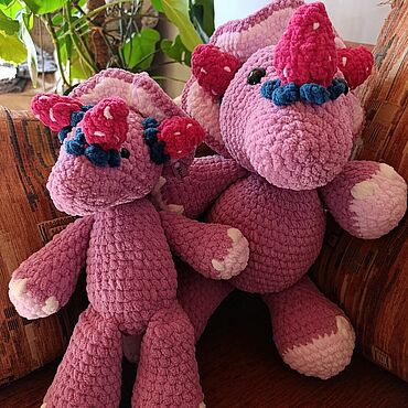 Куклы и игрушки ручной работы. Ярмарка Мастеров - ручная работа Амигуруми куклы и игрушки: Динозавры-Трицераптосы (пара). Handmade.