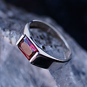 Украшения handmade. Livemaster - original item Silver signet ring with red garnet, unisex. Handmade.