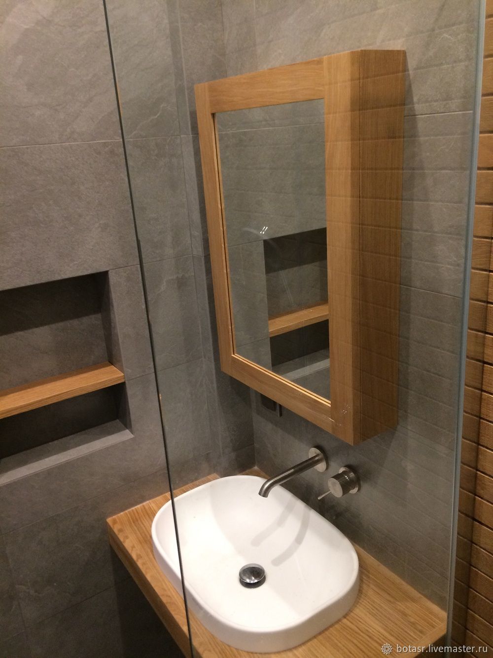 Ванная комната зеркало шкаф