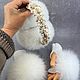 Комплект: наушники расшитые из меха песца белого цвета и митенки. Меховые наушники. NataliFurs (НаталиФурс). Ярмарка Мастеров.  Фото №5