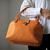 Bag made of genuine leather sand color art. 484 L
