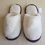 Обувь ручной работы handmade. Livemaster - original item Fur slippers made of sheep wool white large size. Handmade.