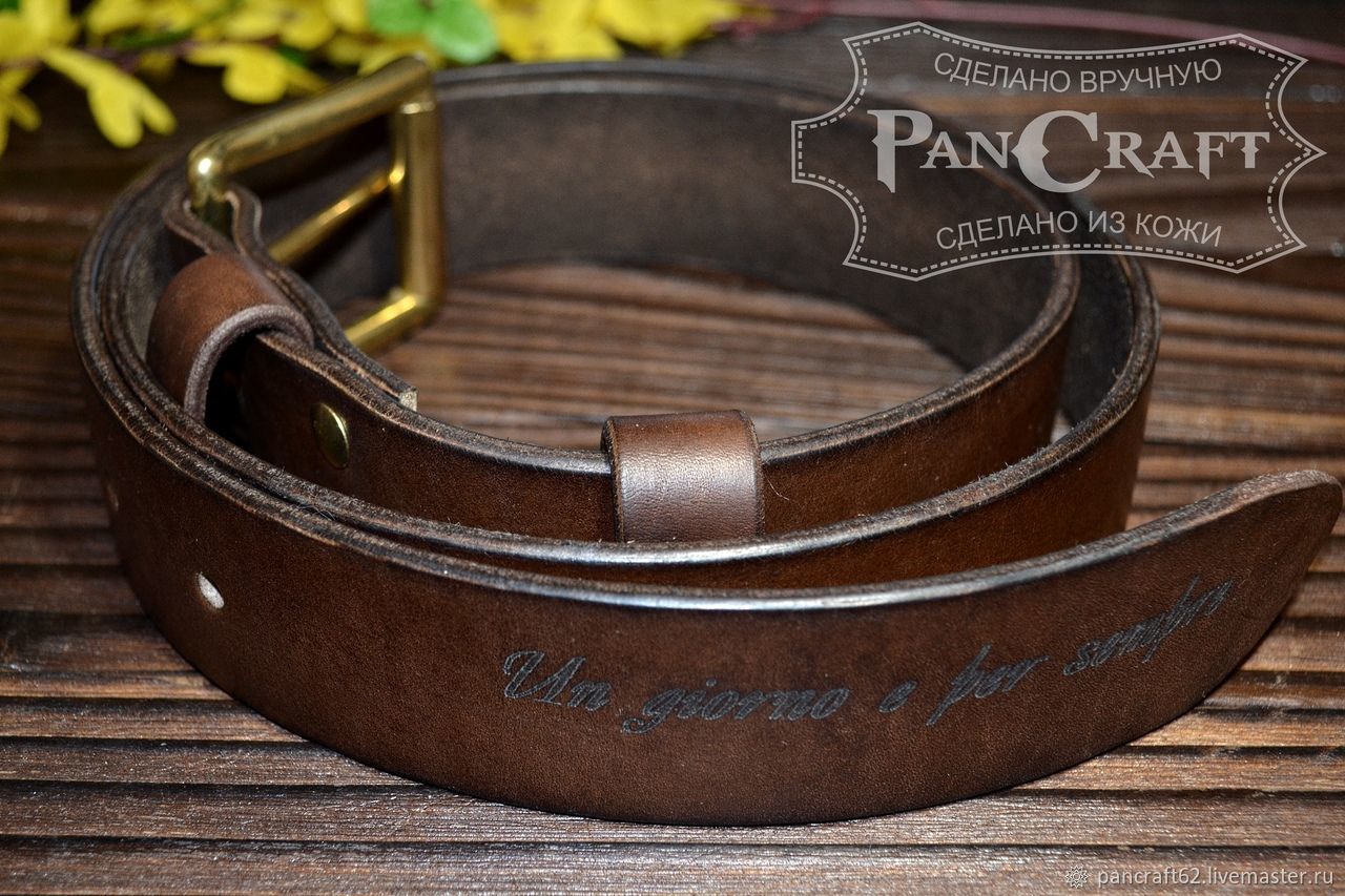 кожаный ремень с гравировкой. мужские аксессуары из кожи. красивые надписи на ремне. гравировка на ремне. аксессуары из кожи.