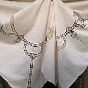 Винтаж: Круглая скатерть с вышивкой и ручным кружевом, винтаж