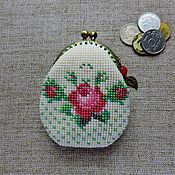 Сумки и аксессуары handmade. Livemaster - original item Coin purse-A small rose with buds. Handmade.
