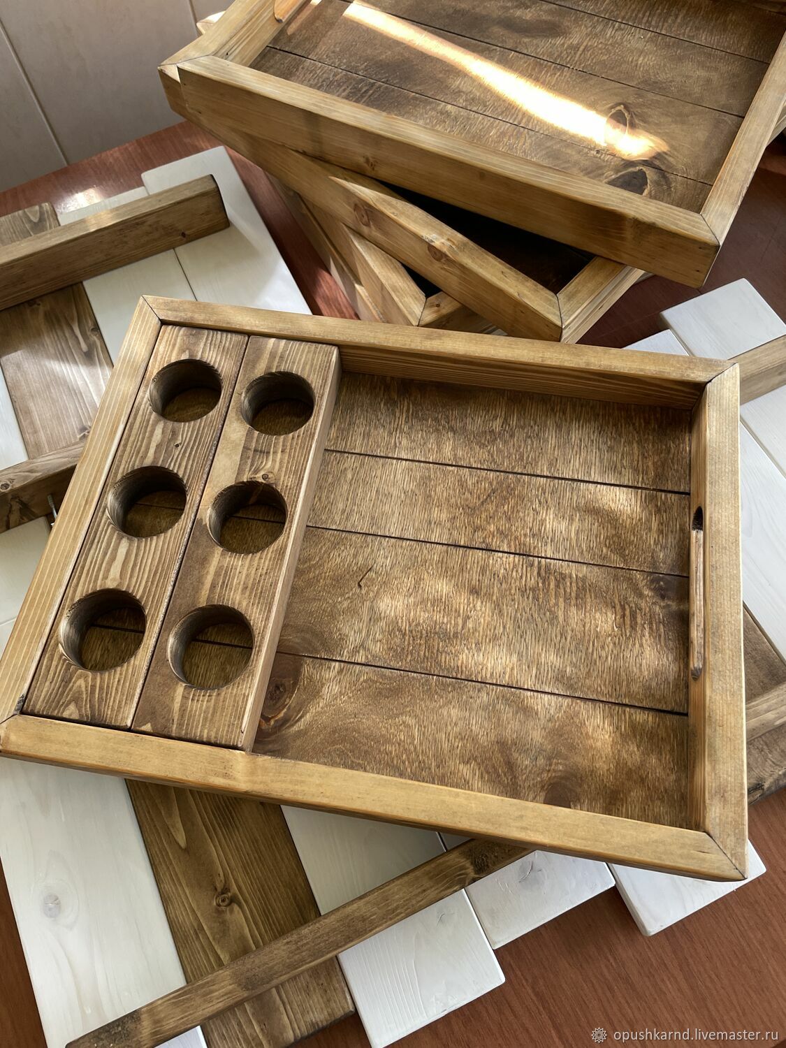 Поднос деревянный со вставкой для рюмок в интернет-магазине на Ярмарке ...