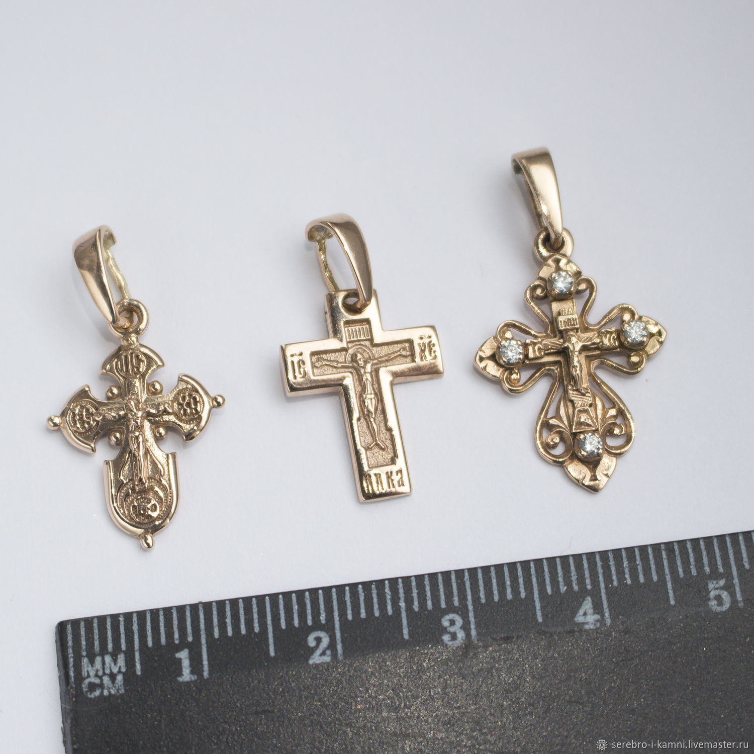 Православные крестики из золота. Крестик золото 585 пробы,. Крест православный золото. Маленький золотой крестик. Необычные крестики золотые.