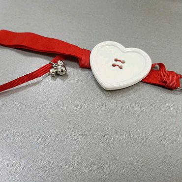 Материалы для творчества ручной работы. Ярмарка Мастеров - ручная работа Украшение пуговица "Сердце" на ленточке. Handmade.