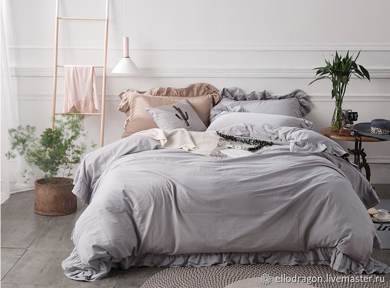 Soft bedding. Постель с 4 подушками. HM Home постельное белье с рюшами. Кто живет в постельном белье.