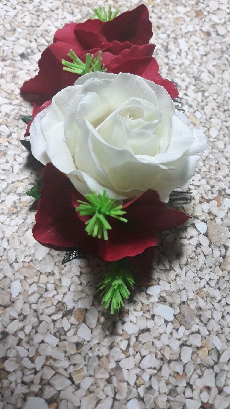 Гребень с розами из фоамирана