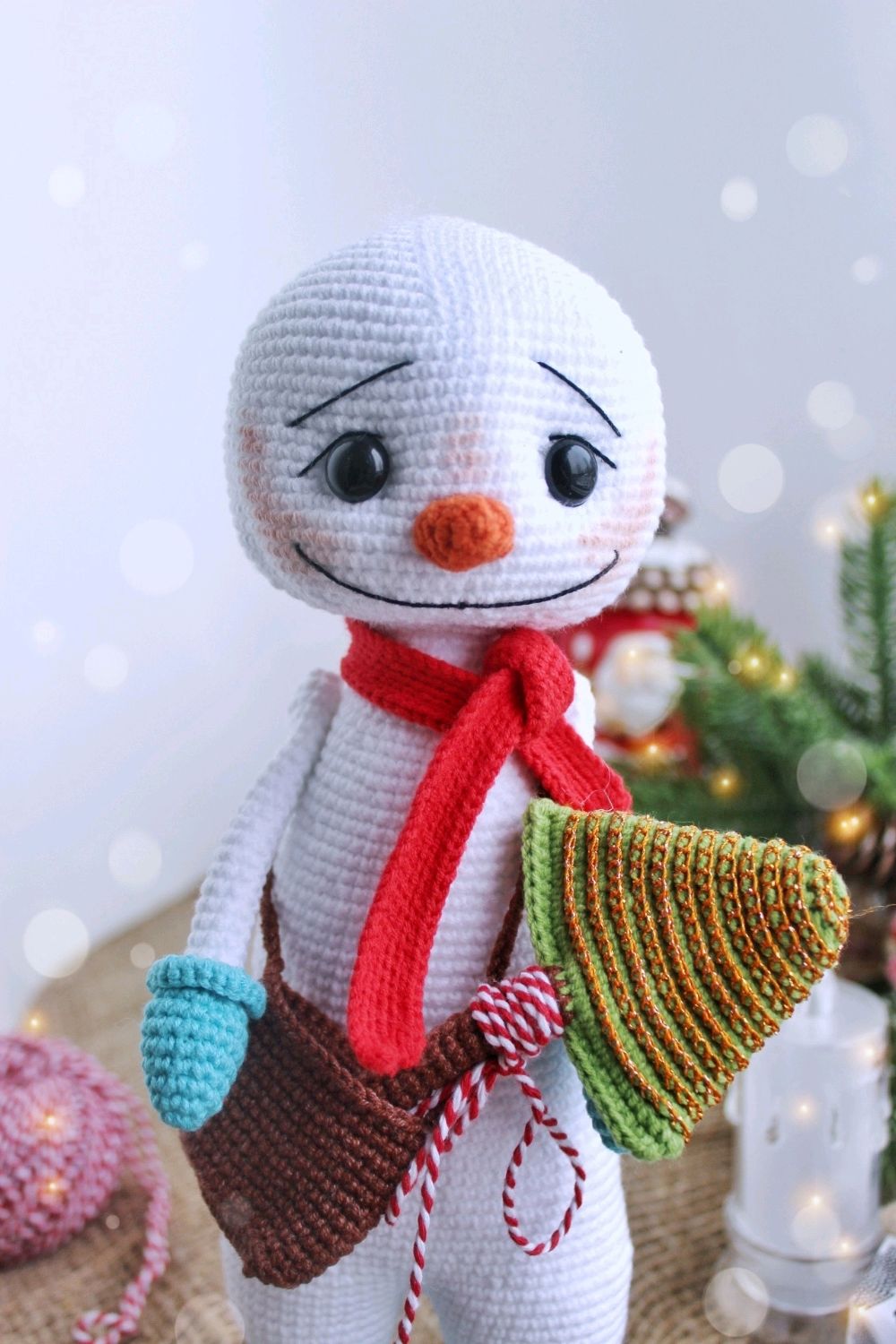 Снеговик амигуруми крючком