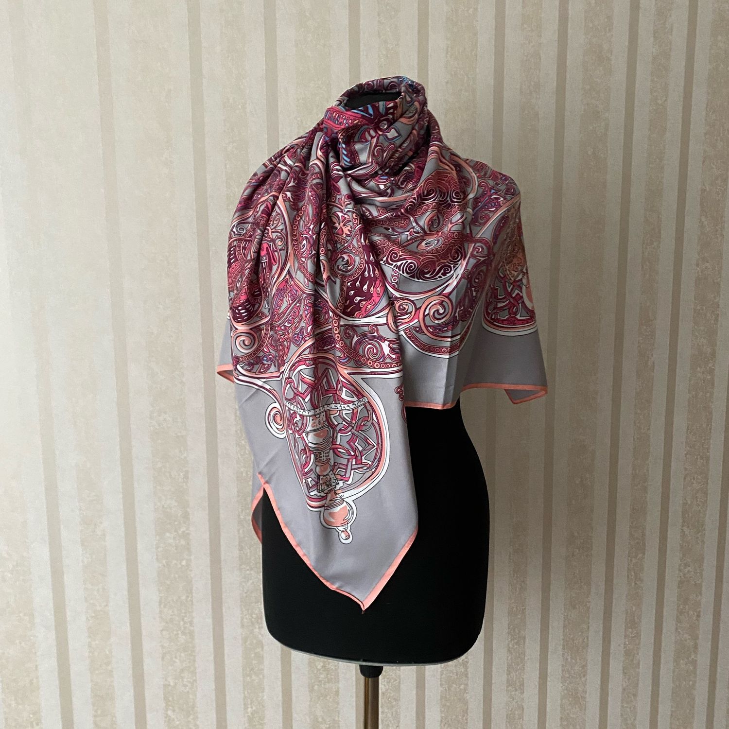 Винтаж: Шелковый платок Hermes 140/140 купить в интернет-магазине ...