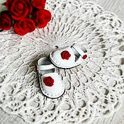 Куклы и игрушки handmade. Livemaster - original item Shoes for Blythe (color - white, red rose) Leather. Handmade.