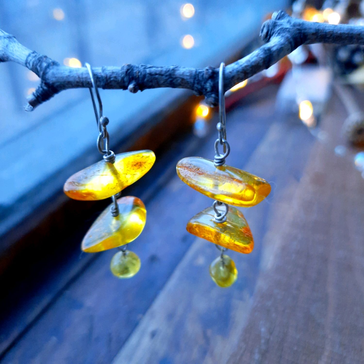 Резерв Серебряные серьги с балтийским янтарём. Серебряные украшения ...