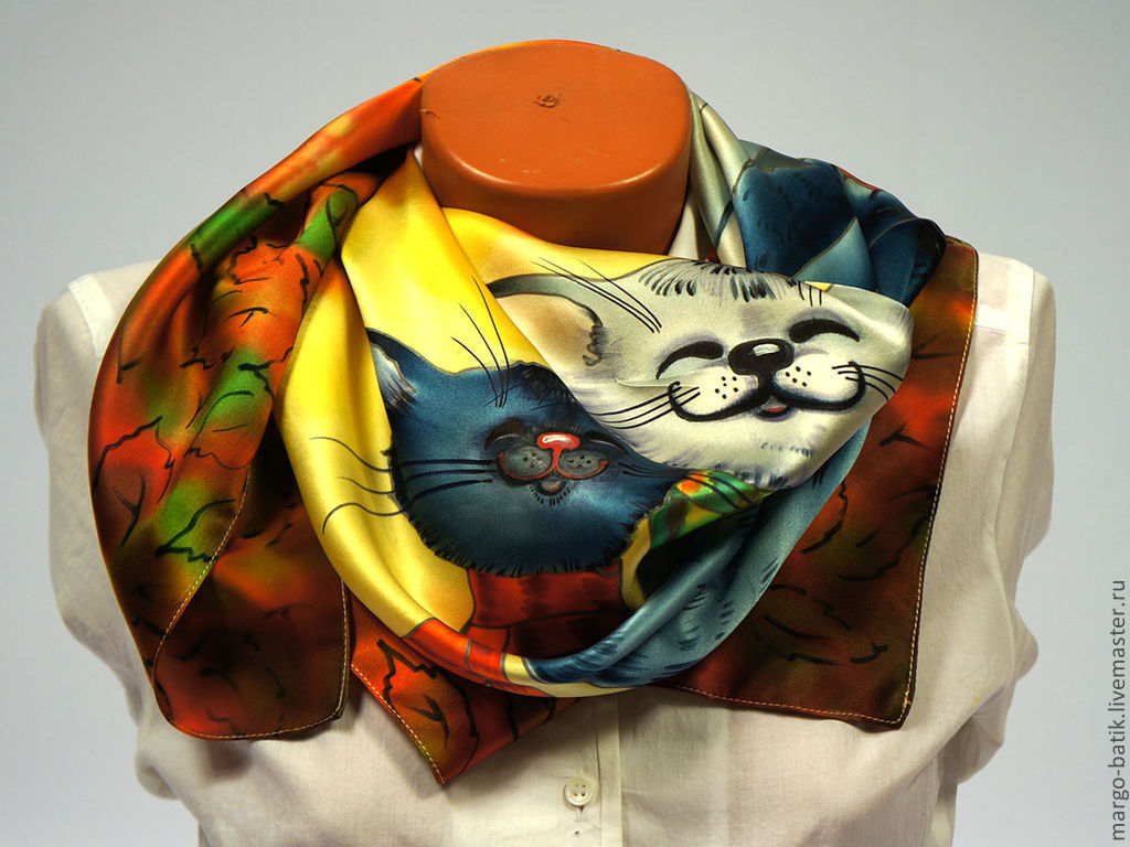Шарф с котами. Платок с кошками. Шейный платок с котами. Котик в шарфе. Платки с кошками и котами.