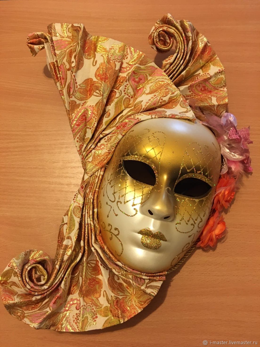 Венецианская маска: изображения без лицензионных платежей