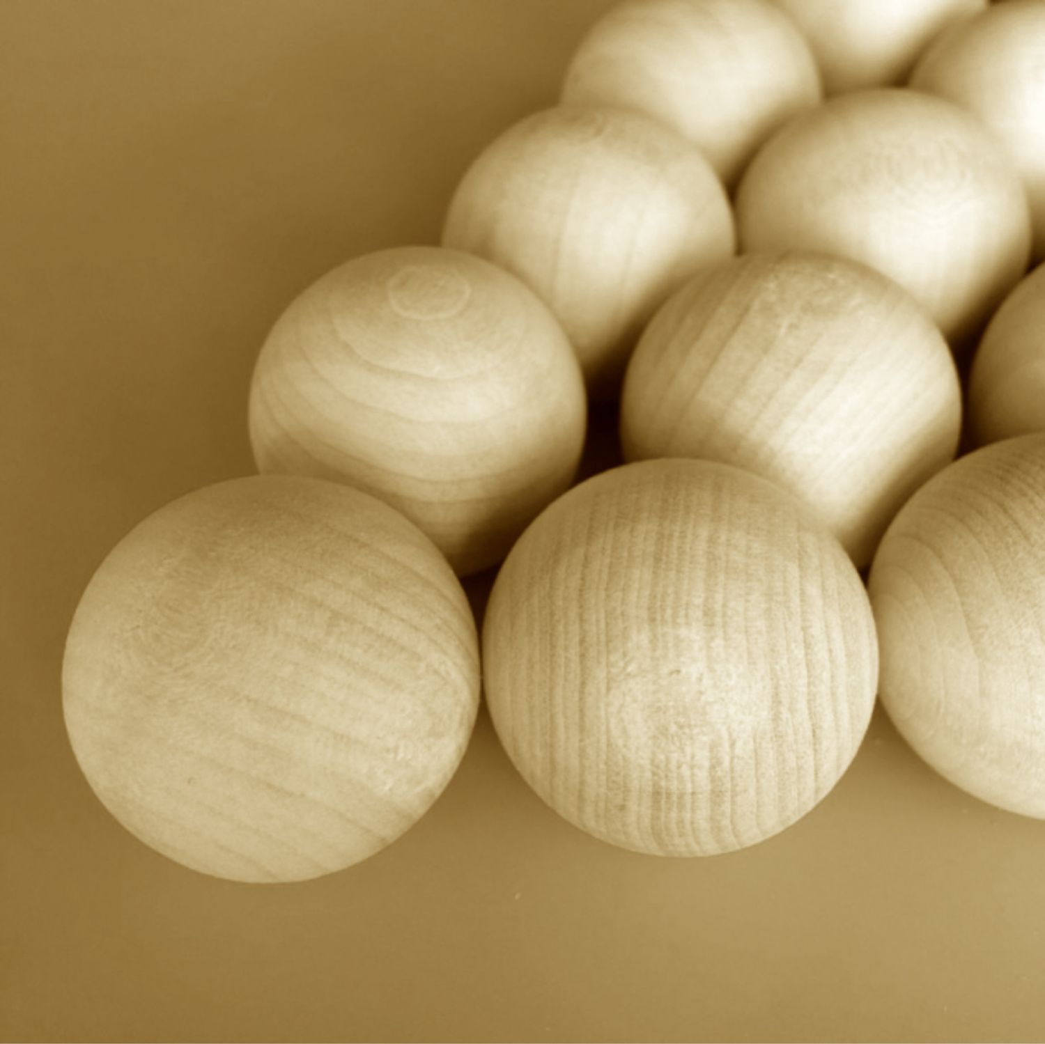 Большие деревянные шары