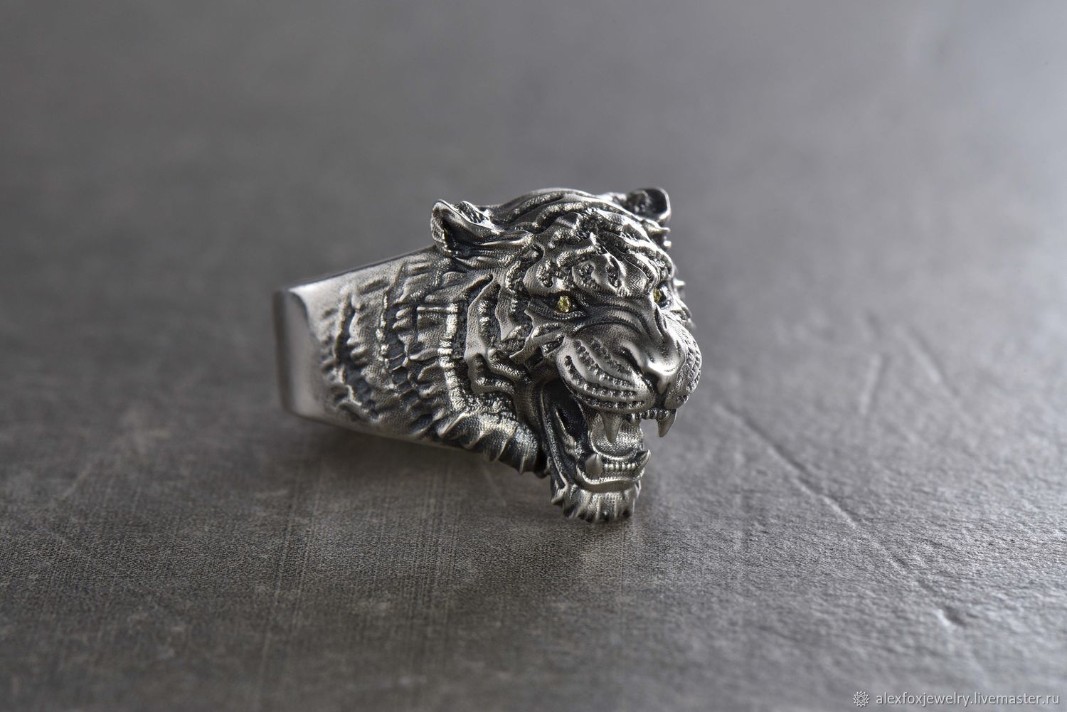 Кольцо тигр серебро 925