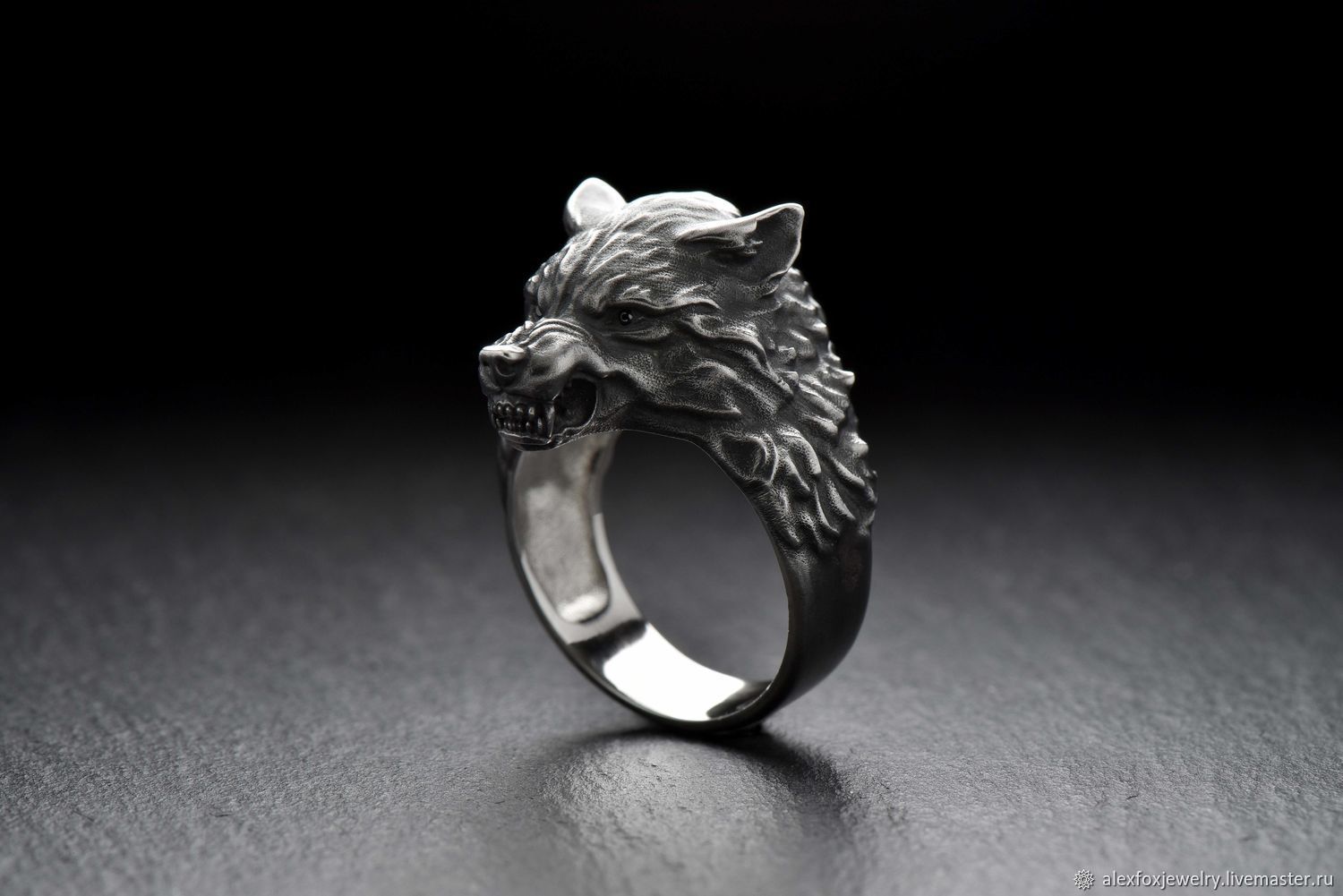 Кольцо с волком