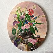Картины и панно handmade. Livemaster - original item Oil painting on oval canvas. Picture Bouquet in a glass vase. Handmade.