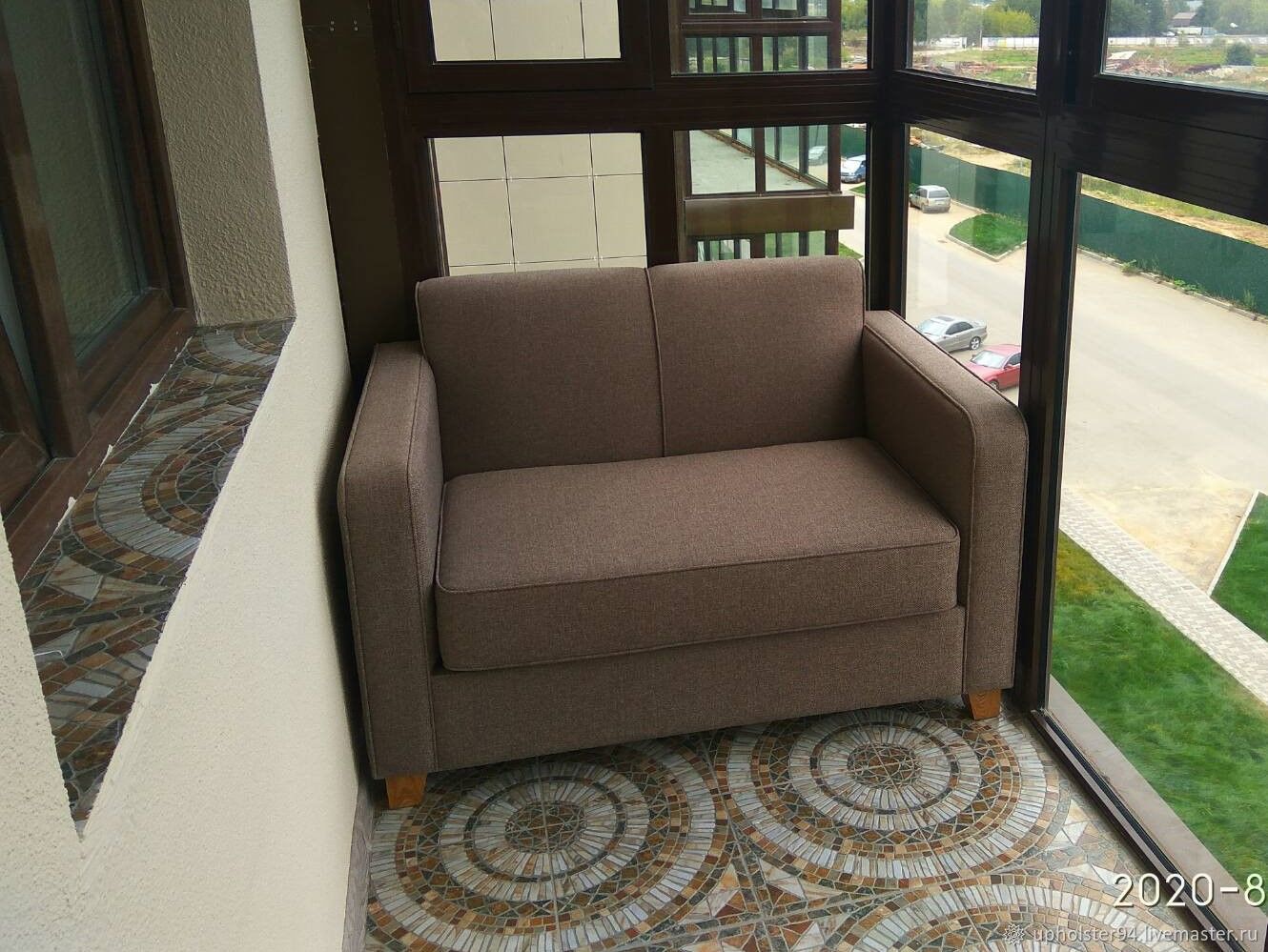 легкий диван на балкон