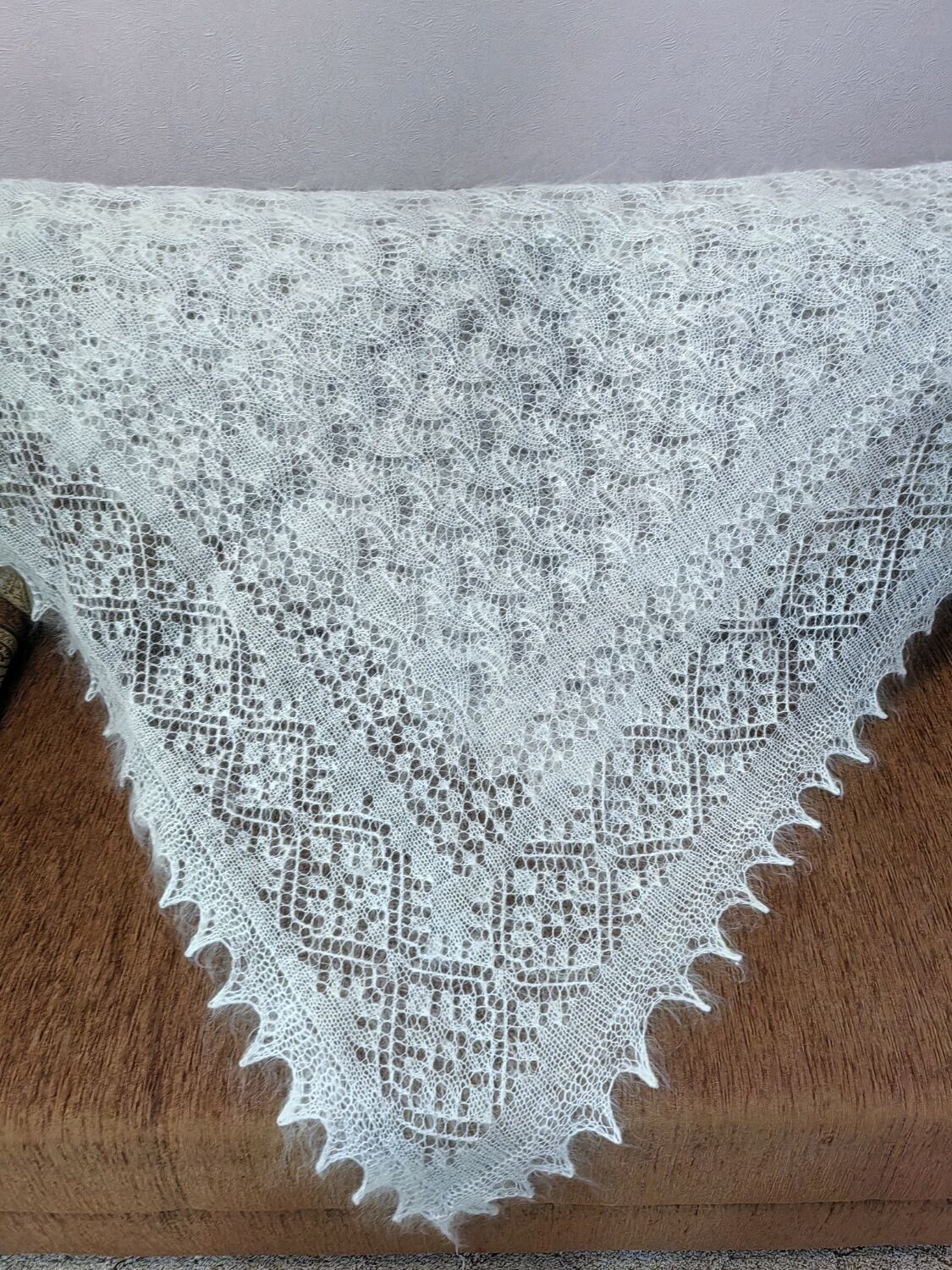 Платок из пуха придонских коз купить в интернет-магазине Ярмарка Мастеров по цене 5800 ₽ – XAK1ERU, Палантины, Михайловка - доставка по России