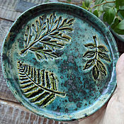 Посуда handmade. Livemaster - original item Plates: Turquoise plate with an impression of leaves. Handmade.