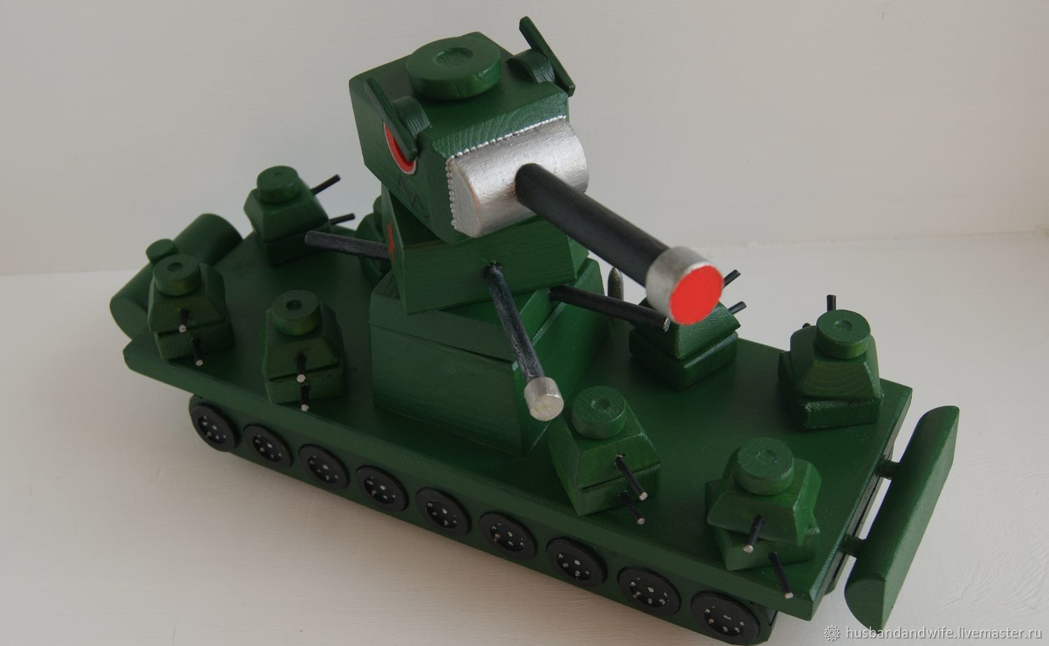 Кв 44 танк игрушка. Кв 44 танк игрушка из дерева. Кв-44 танк игрушка ярмарка Мастеров. Игрушечный танк кв 44 обновленный.