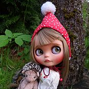 A hat for a Blythe doll