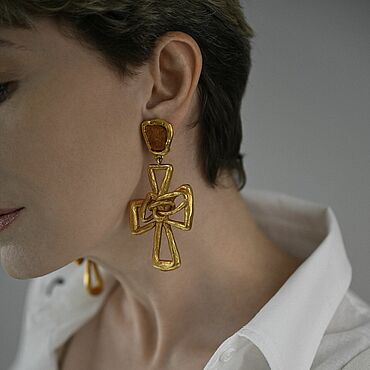 Винтаж ручной работы. Ярмарка Мастеров - ручная работа Винтаж: Клипсы Christian Lacroix. Handmade.
