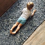 A Mat of pebbles moistureproof, massage