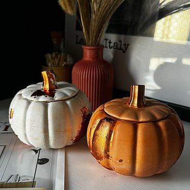 ТЫКВА соевая свеча в гипсовом подсвечнике. ДекорОтЕлены || DecorFromElena. Для дома и интерьера ручной работы - Ярмарка Мастеров Для дома и интерьера ручной работы. Ярмарка Мастеров - ручная работа ТЫКВА соевая свеча в гипсовом подсвечнике. Handmade.
