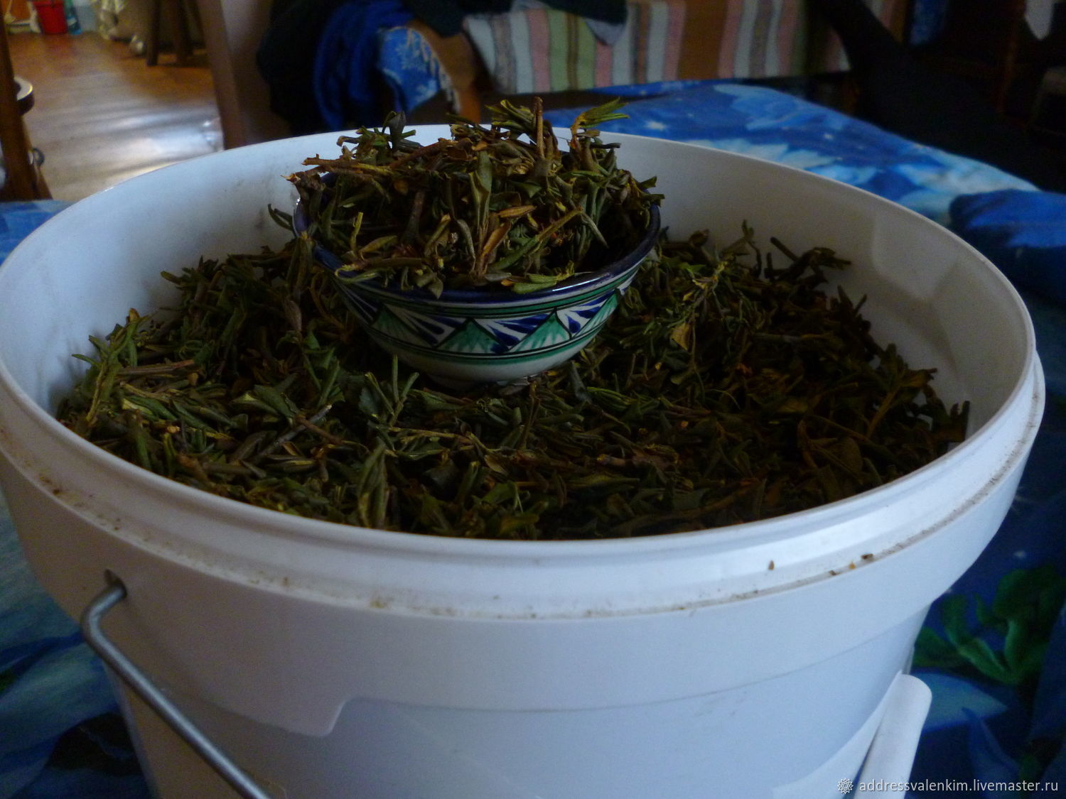 Настоенный или настоянный чай. Чай настоен. Чай Таежные травы. Черный чай Таёжный. Ямальский травяной чай.