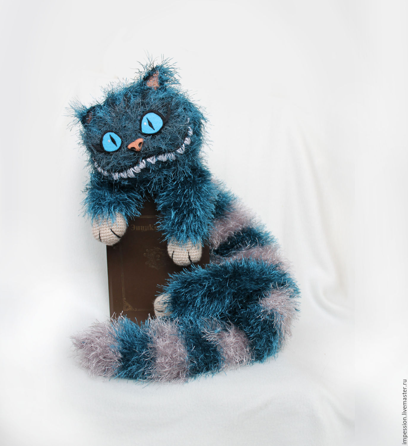 кот в синих цветах. синий котик. синий мультяшный кот. котенок лайк страшилки. картинки хаги ваги.