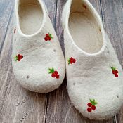 Women's felt Slippers felted from Merino wool with prevention
