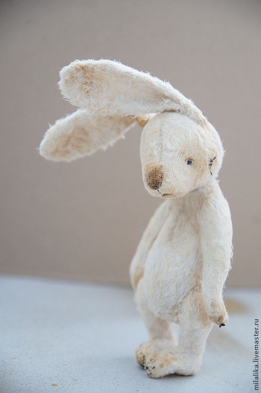 Песня ласковый заяц. Тедди зайцы антик мягкая игрушка. Заяц по имени Вафелька фото.
