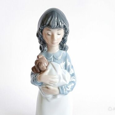 Винтаж ручной работы. Ярмарка Мастеров - ручная работа Винтаж: Lladro Nao фарфоровая статуэтка девочки с щенком Испания. Handmade.