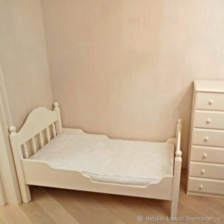 Кровать детская простая деревянная