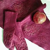 Аксессуары handmade. Livemaster - original item Kerchiefs: kerchief and mittens made of Pomegranate wool. Handmade.