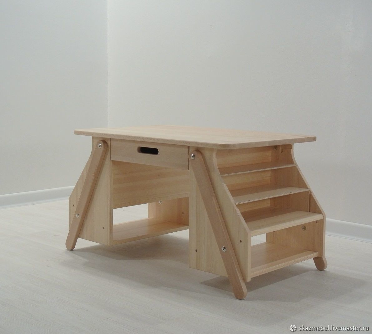 Детский стол деревянный бильбо