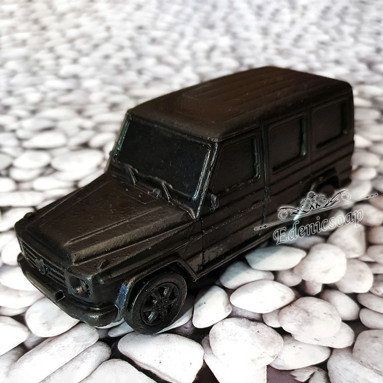Коллекционные модели автомобилей из металла ручной работы