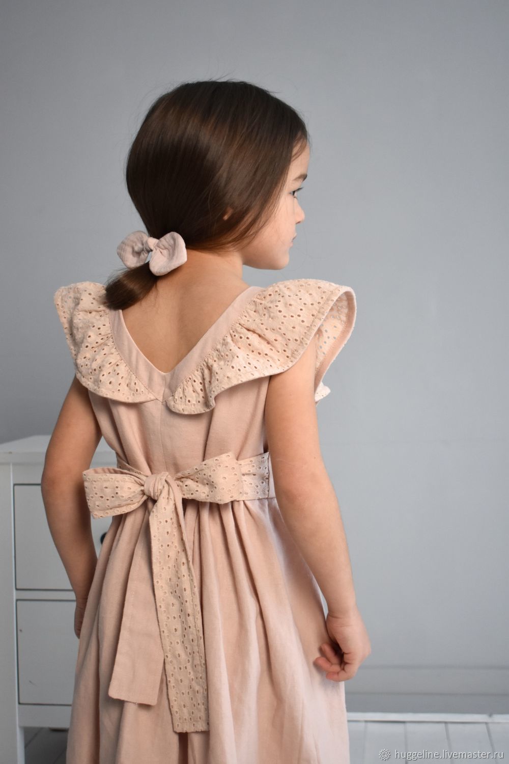 Как сшить платье с открытой спинкой и оборкой/ Красивое платье с воланом и бантом #DIY