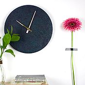 Для дома и интерьера handmade. Livemaster - original item Dark green round wall clock with gold hands. Handmade.